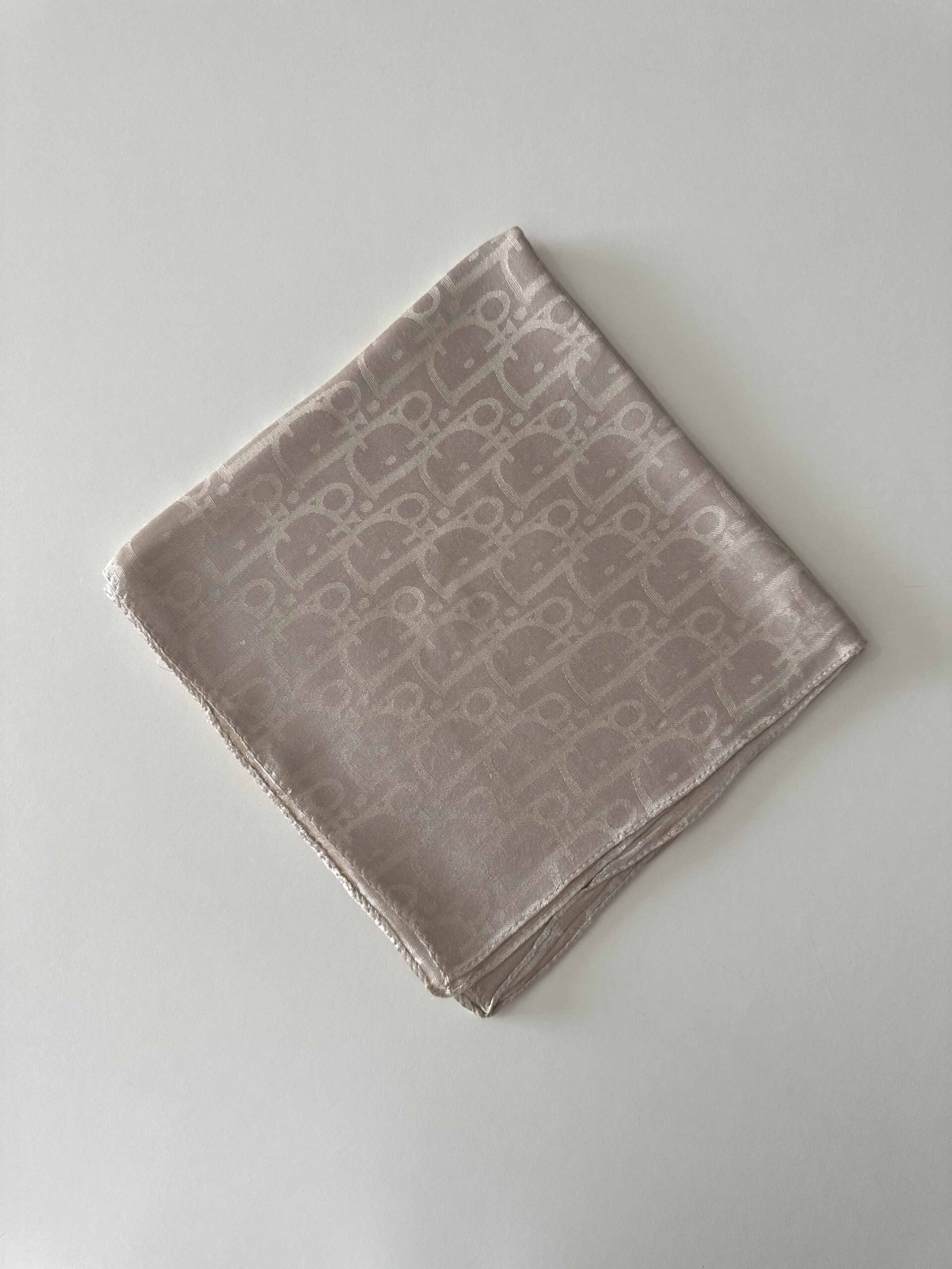 acik-vizyon-d-desen-parlak-jakar-esarp-desenli-esarp parlak jakar esarp desenli eşarp