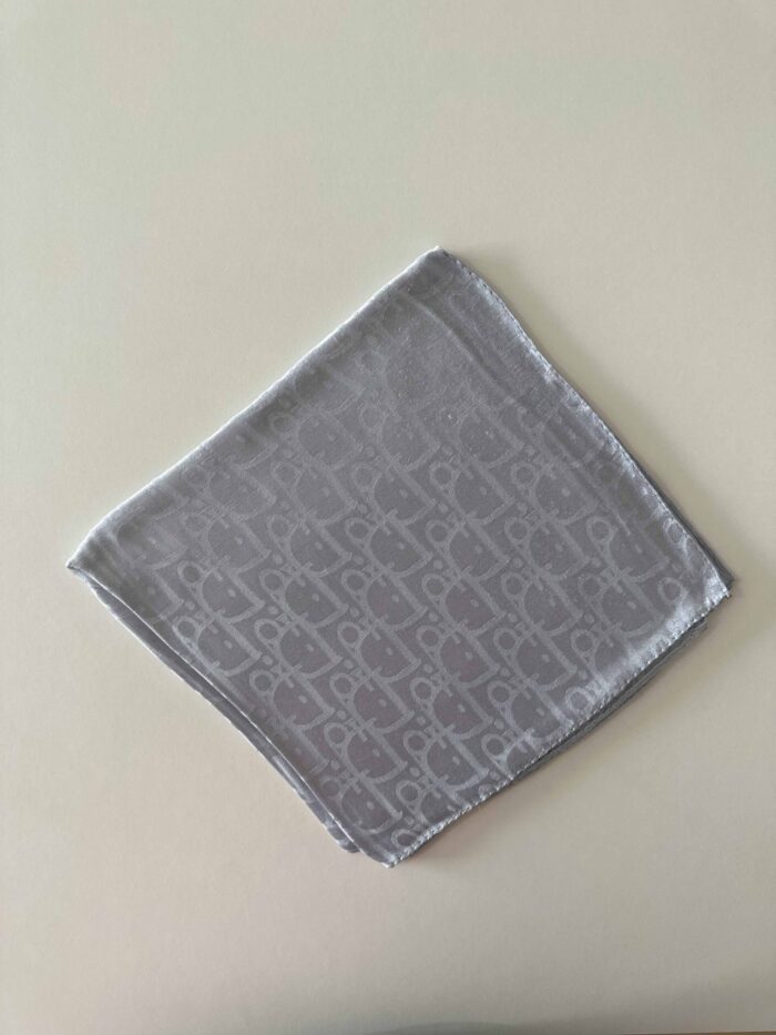 parlak jakar esarp desenli eşarp