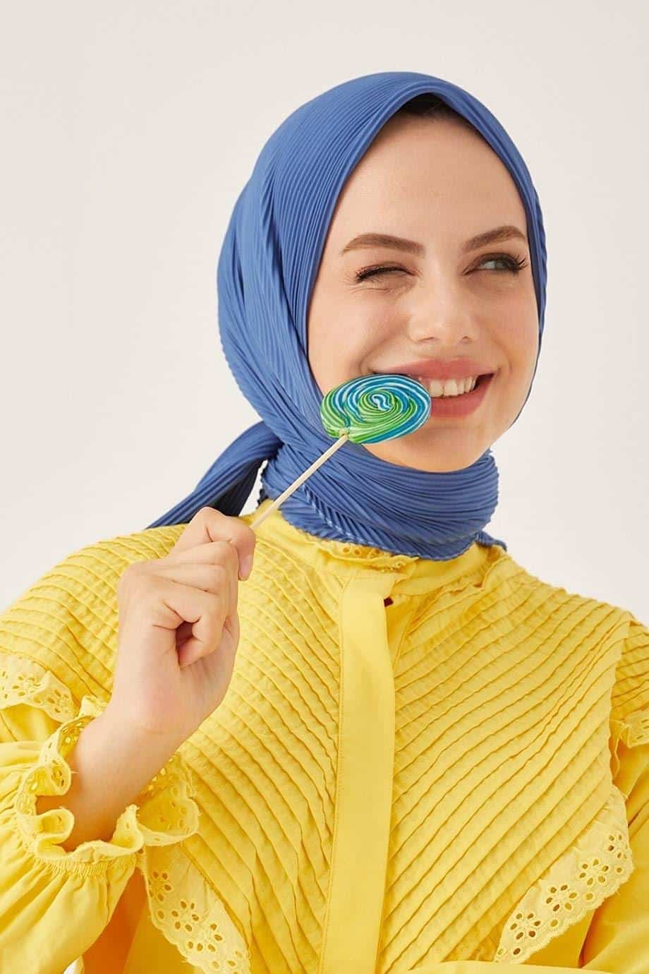 koyu-mavi-on-seker-sade-tokyo-piliseli-esarp piliseli eşarp