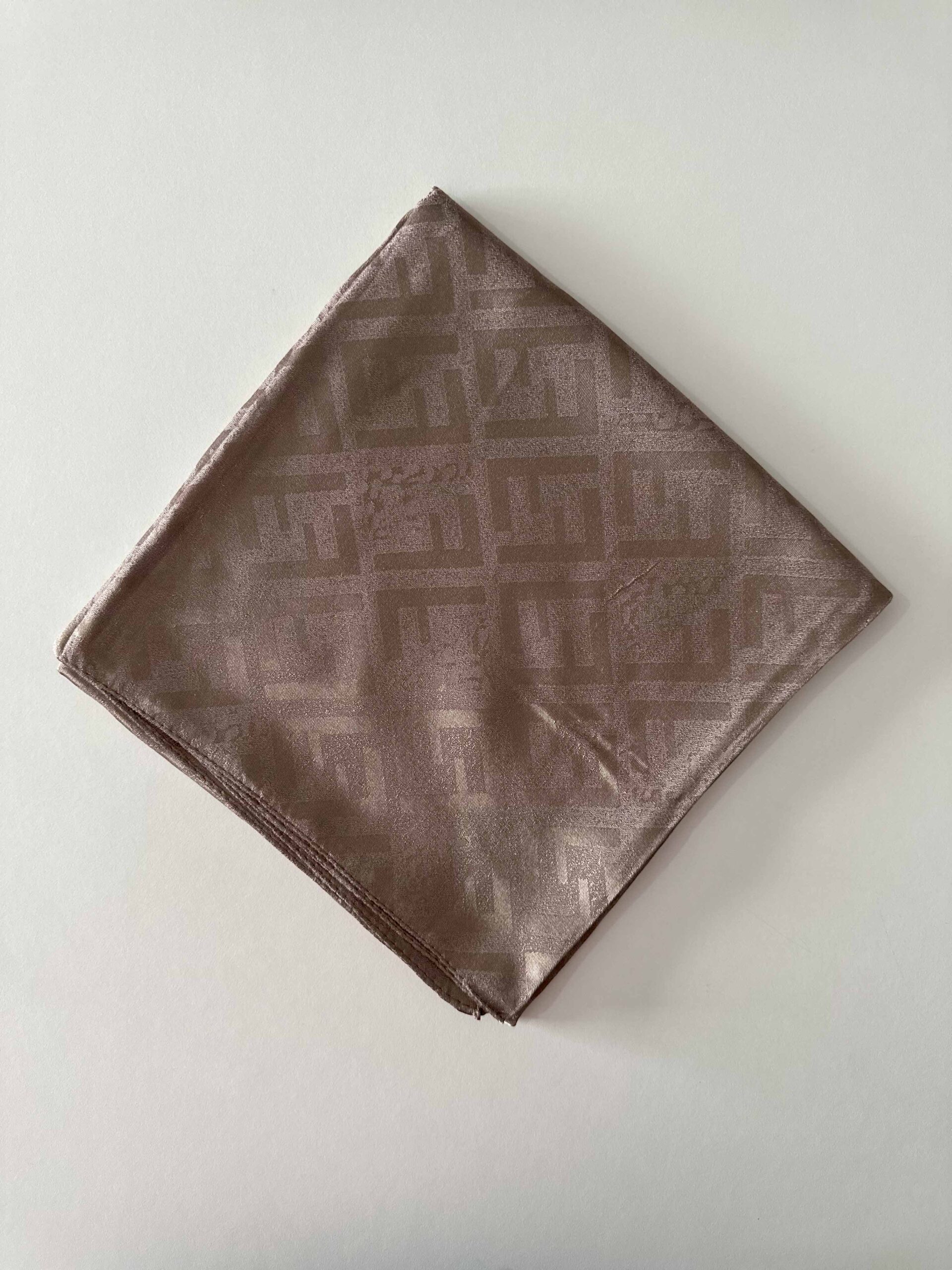 koyu-vizon-f-desen-parlak-jakar-esarp parlak jakar eşarp