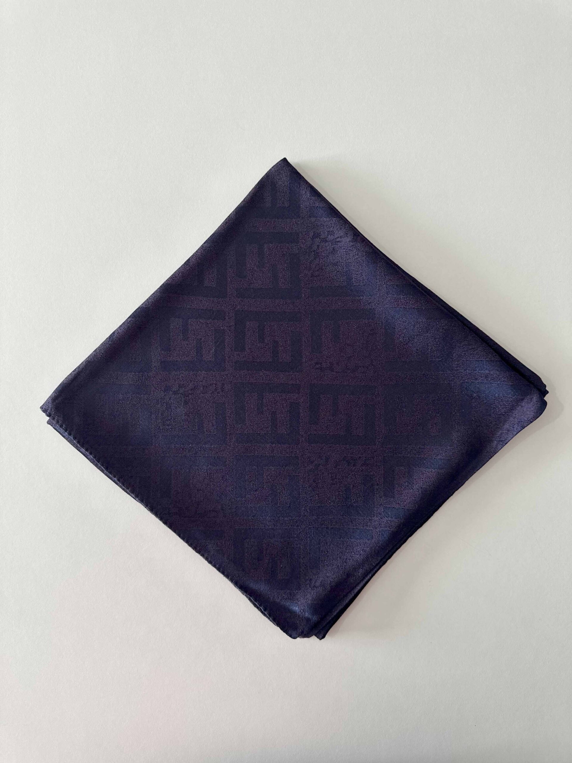 morcivert-f-desen-parlak-jakar-esarp parlak jakar eşarp