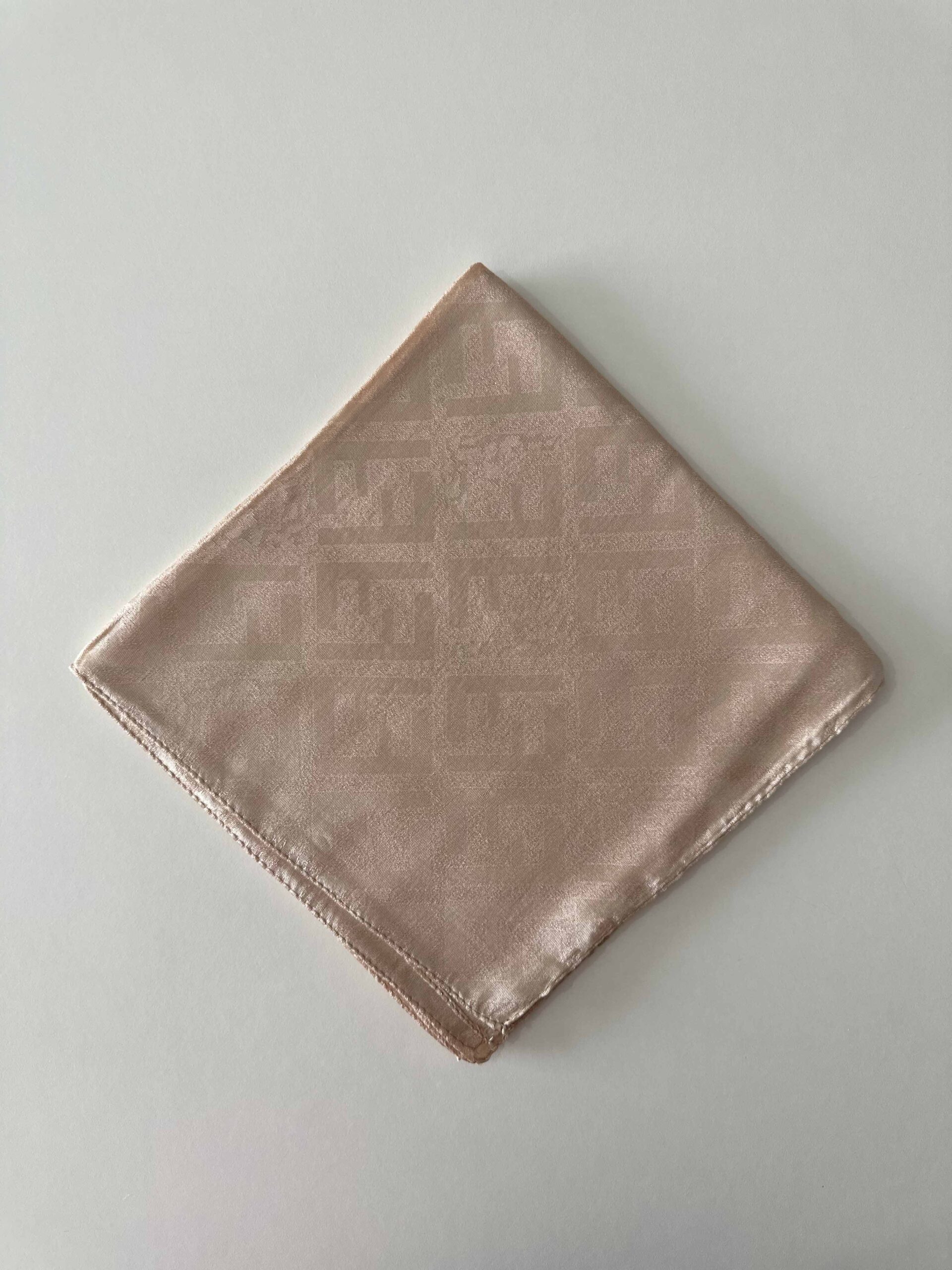 nude-f-desen-parlak-jakar-esarp parlak jakar eşarp