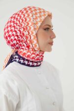 Pembe, Gradyan Kaz Ayağı Desen | Piliseli Eşarp - Görsel 3