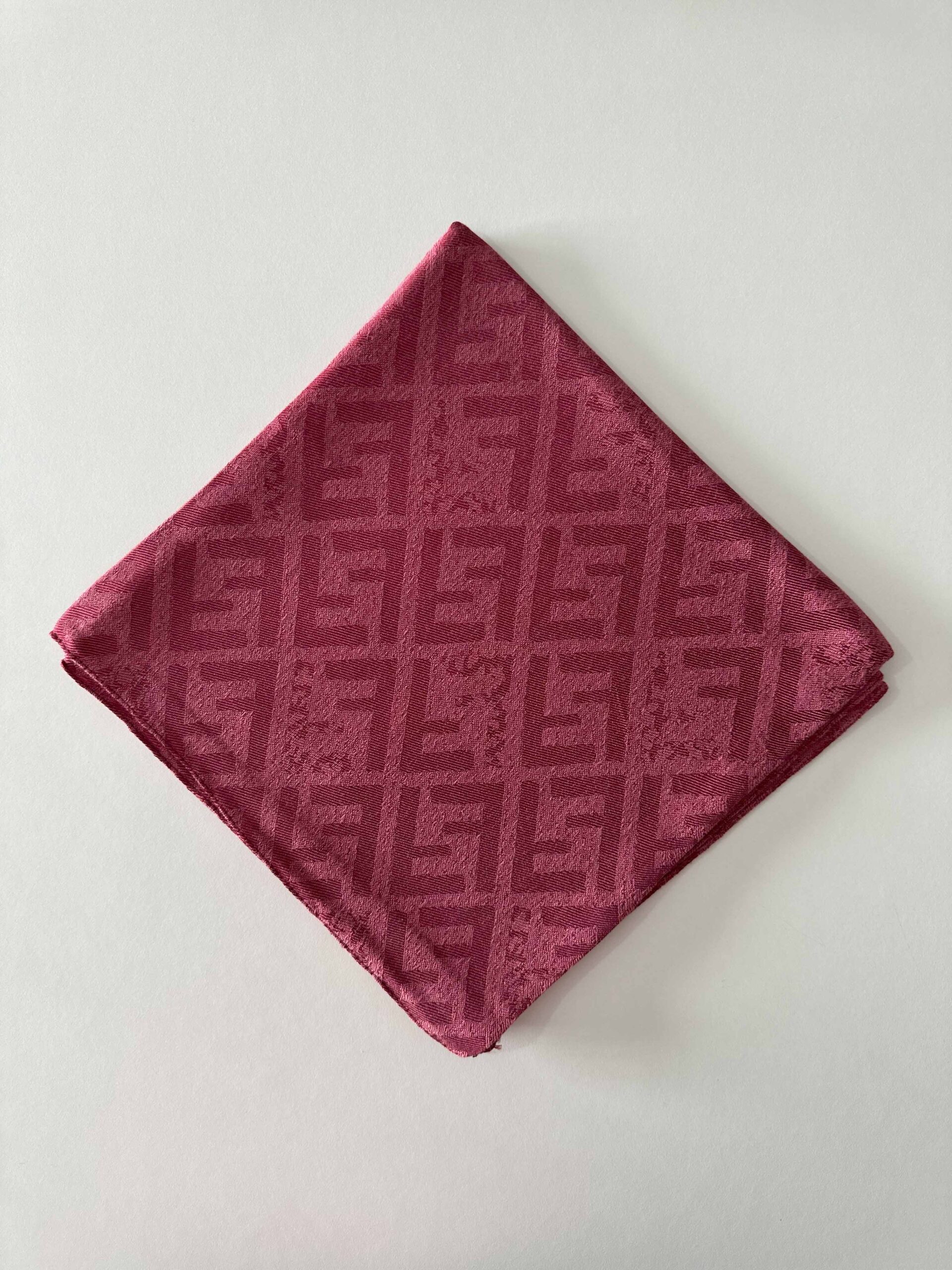 rose-f-desen-parlak-jakar-esarp parlak jakar eşarp