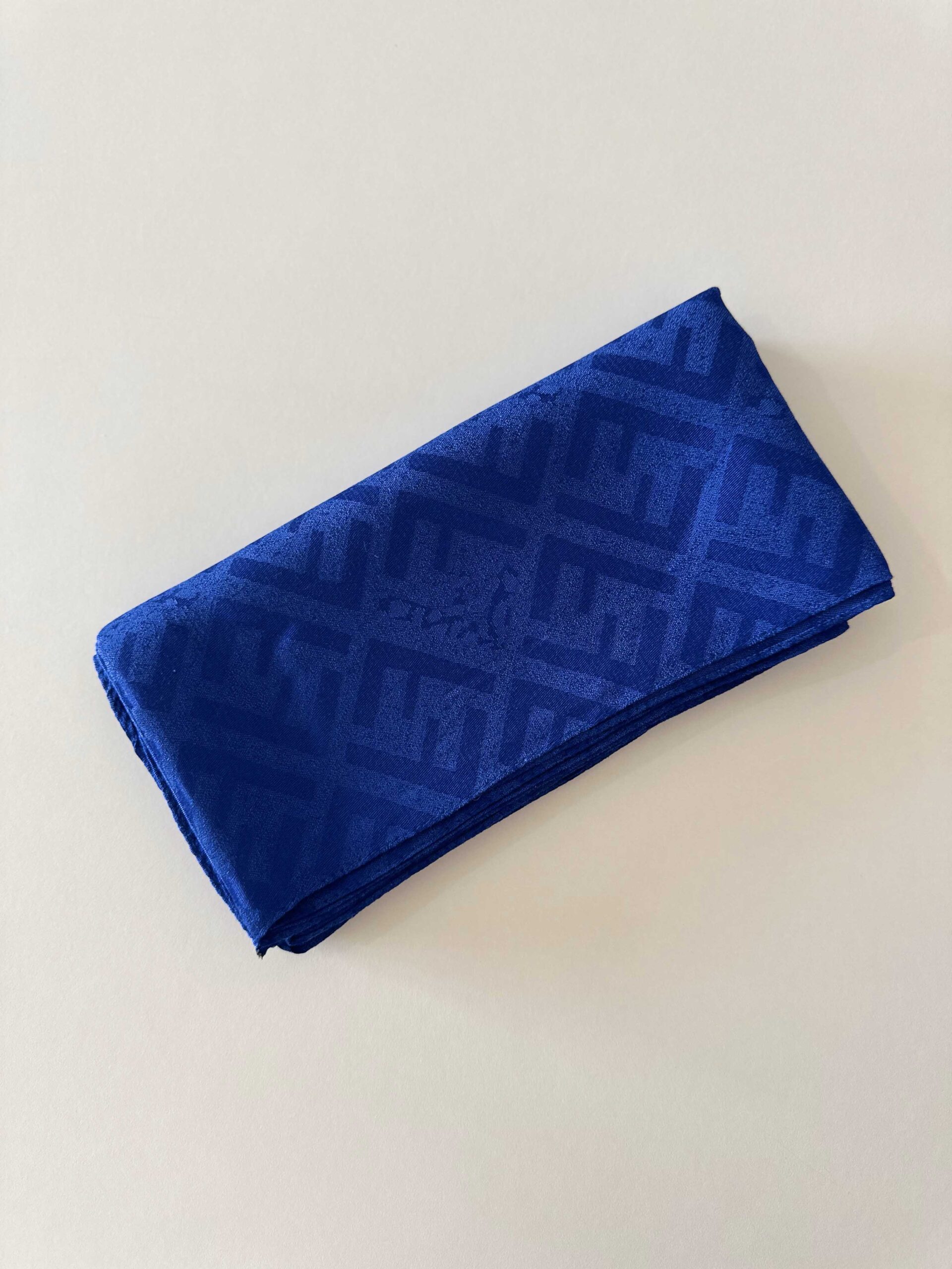 saks-mavi-f-desen-parlak-sal parlak jakar şal