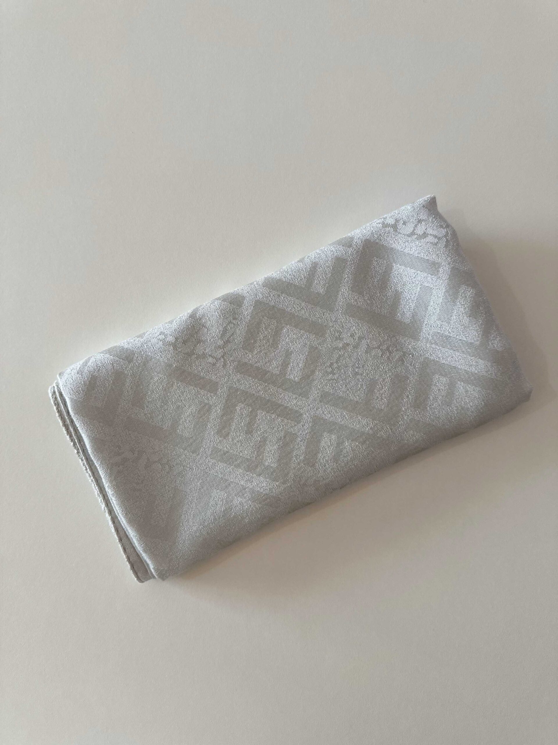 tas-f-desen-parlak-sal parlak jakar şal